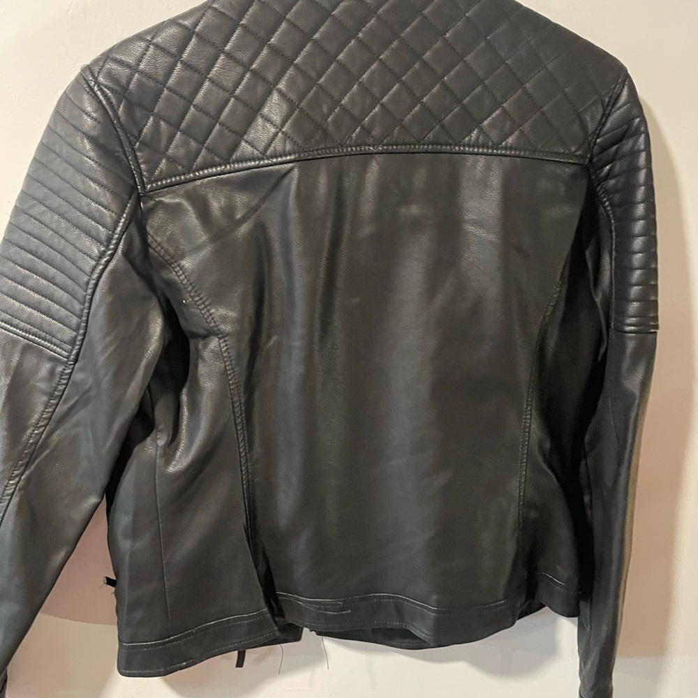 Women’s Black leather jacket size xtra large